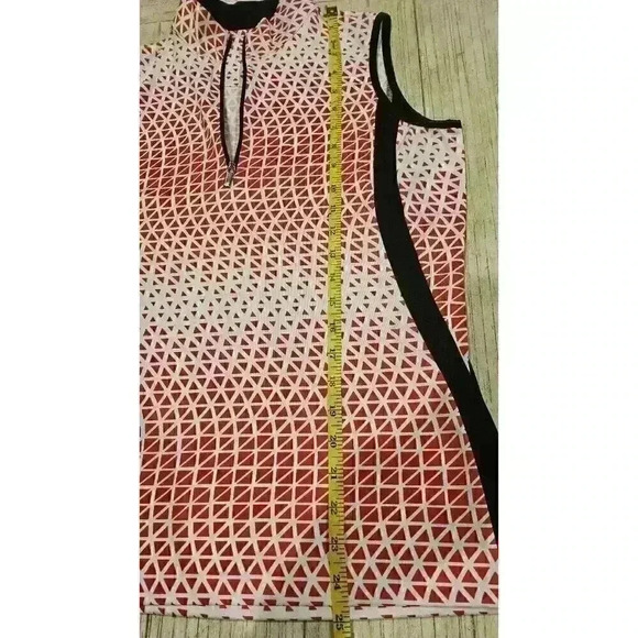 Tail Activewear Women's Golf Tank Top Red Geo Print Size M Sleeveless High Neck - Picture 6 of 7